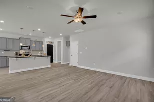 304 Magnolia Villas Dr, Cornelia, GA 30531 - Photo 9