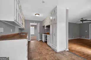 4706 Bexley Dr, Stone Mountain, GA 30083 - Photo 19