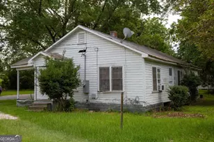 7 Burke St, Baxley, GA 31513 - Photo 3