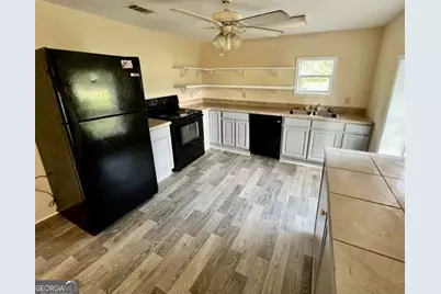 1716 Hatch Pkwy N, Baxley, GA 31513 - Photo 3