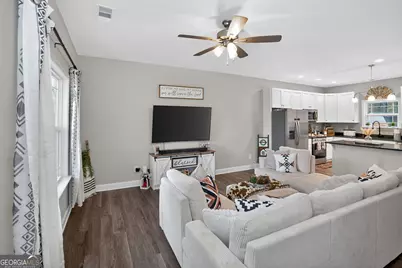 634 Grove Street, Barnesville, GA 30204 - Photo 9