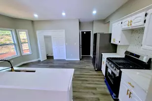 2081 Hunters Ridge Dr, Lawrenceville, GA 30044 - Photo 9