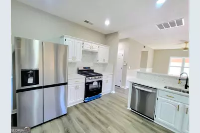 2081 Hunters Ridge Drive, Lawrenceville, GA 30044 - Photo 13