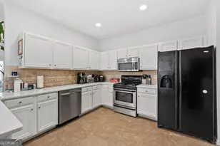 320 Blackwood Ln, Suwanee, GA 30024 - Photo 11