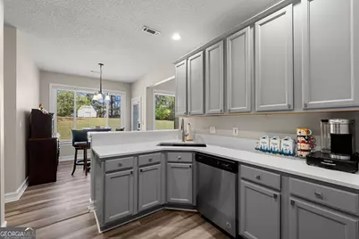 299 Woodlake Drive, Newnan, GA 30265 - Photo 13