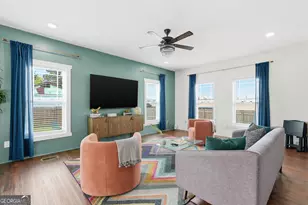 2001 E 38th St, Savannah, GA 31404 - Photo 9