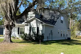 1016 Pine St, Darien, GA 31305 - Photo 5