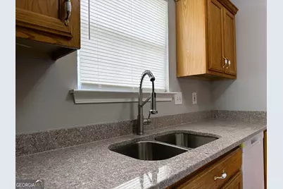 5609 Eagles Feather Lane, Riverdale, GA 30274 - Photo 9