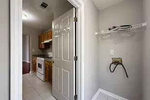 5609 Eagles Feather Ln, Riverdale, GA 30274 - Photo 11