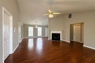 5609 Eagles Feather Ln, Riverdale, GA 30274 - Photo 3