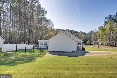 103 Lynn Court, Jackson, GA 30233 - Photo 9