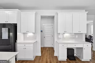 299 Saddleridge Trl, Senoia, GA 30276 - Photo 17