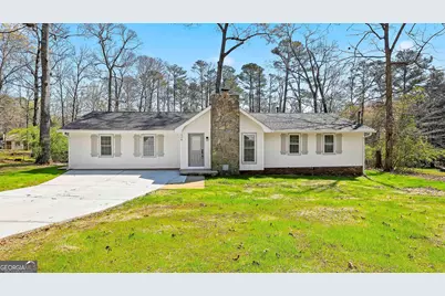 218 Hyde Circle, Newnan, GA 30263 - Photo 1