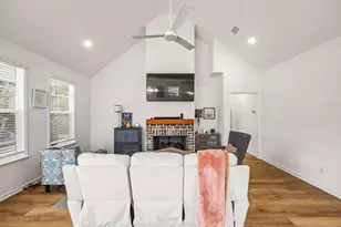 1038 Captains Cv Wy, Saint Simons, GA 31522 - Photo 11