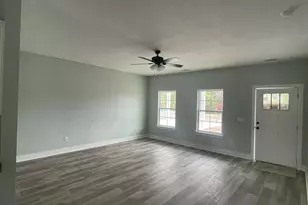 307 Mclean St, Claxton, GA 30417 - Photo 5