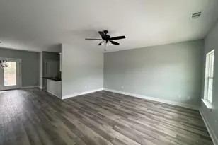 307 Mclean St, Claxton, GA 30417 - Photo 3