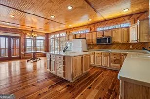 929 Hickory Nut Mountain Rd, Clarkesville, GA 30523 - Photo 17