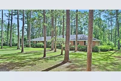 1270 Wadsworth Drive, Albany, GA 31721 - Photo 3
