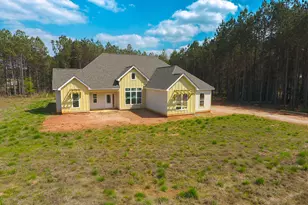 41 Commanche Cir, Williamson, GA 30292 - Photo 1