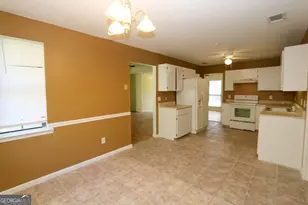 2352 Rowe St, Hinesville, GA 31313 - Photo 11