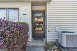 1012 Country Ct, Lawrenceville, GA 30044 - Photo 5