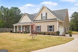 239 Dixon Cir, Williamson, GA 30292 - Photo 3