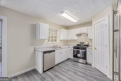 429 Village Bluff Drive, Lawrenceville, GA 30046 - Photo 7