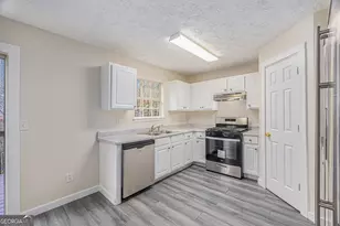 429 Village Bluff Dr, Lawrenceville, GA 30046 - Photo 7