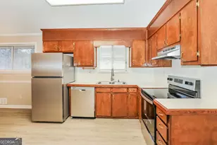 8455 Magnolia Dr, Jonesboro, GA 30238 - Photo 9