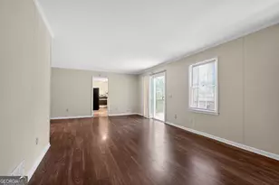 1036 Huntingdon Ct, Stone Mountain, GA 30083 - Photo 9