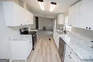 410 Crystal Dr, Carrollton, GA 30116 - Photo 7