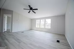 410 Crystal Dr, Carrollton, GA 30116 - Photo 5