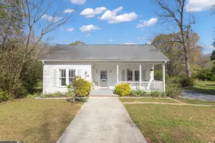 32 Post St, Grantville, GA 30220 - Photo 1