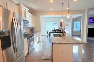 1040 Shadow Glen Drive, Fairburn, GA 30213 - Photo 3