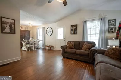 223 5th Avenue, Winder, GA 30680 - Photo 9