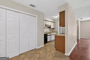 251 Garden Cir, Hinesville, GA 31313 - Photo 7