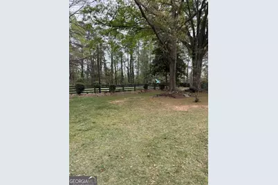 462 Dogwood Drive NW, Lilburn, GA 30047 - Photo 3