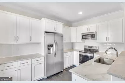 218 E 33rd Street, Savannah, GA 31401 - Photo 11