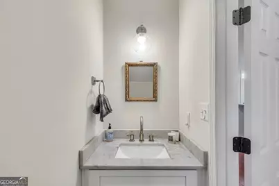 218 E 33rd Street, Savannah, GA 31401 - Photo 15