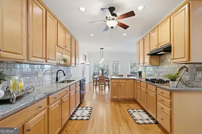 8655 Hope Vine, Roswell, GA 30076 - Photo 5