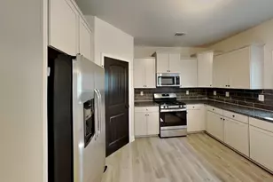 3160 Sparrow Creek Dr, Loganville, GA 30052 - Photo 3