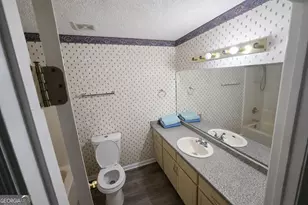 3877 Stratford Cir, Valdosta, GA 31605 - Photo 9