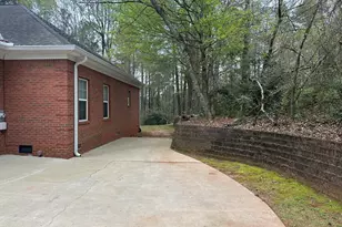 405 Canterbury Dr, Lagrange, GA 30241 - Photo 5