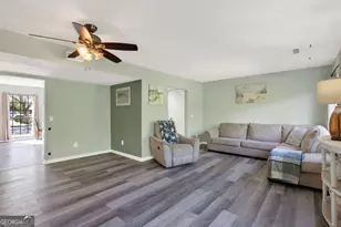 912 Pineland Ave, Hinesville, GA 31313 - Photo 17