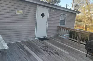 437 Burkhalter Cir, Claxton, GA 30417 - Photo 3