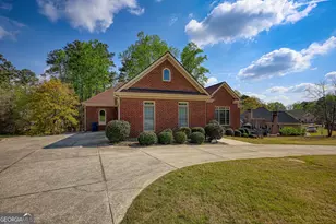 3914 Hershel Dr, Douglasville, GA 30134 - Photo 3