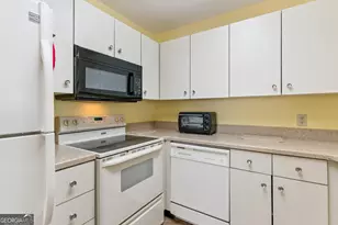 215 Harbour Oaks Dr, Saint Simons, GA 31522 - Photo 5