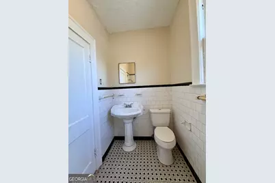 627 W 39th Street, Savannah, GA 31415 - Photo 11