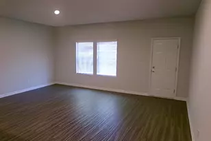 318 NW Oakwood Dr, Milledgeville, GA 31061 - Photo 3