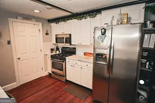 102 N Hill St, Griffin, GA 30223 - Photo 13